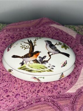 Vintage Trinket Box with lid
